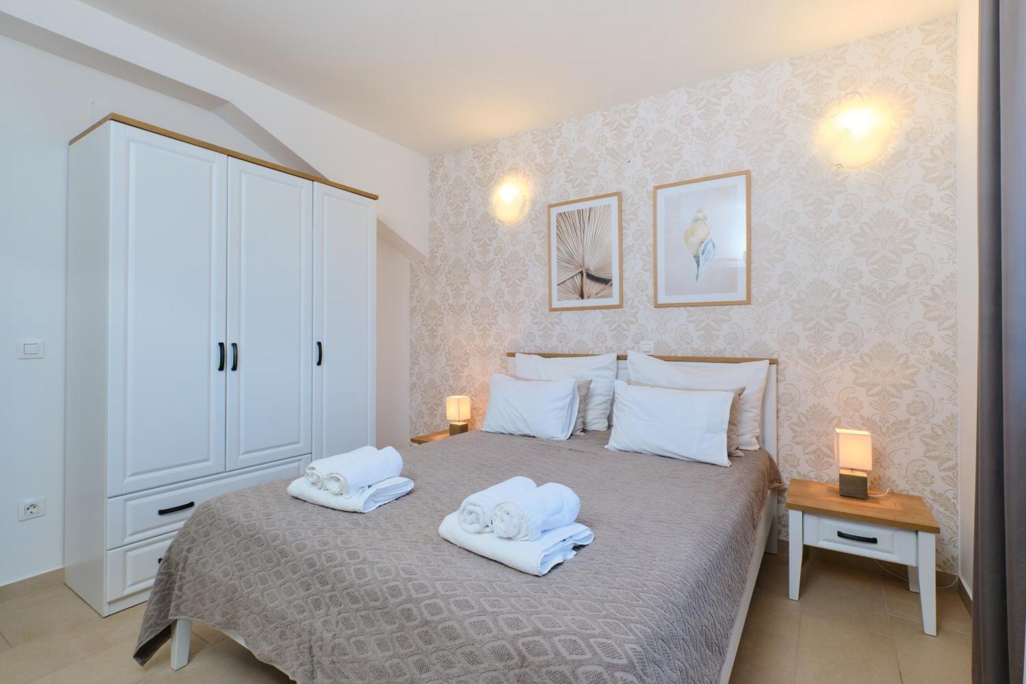 Apartments Divna Mali Losinj Exterior photo
